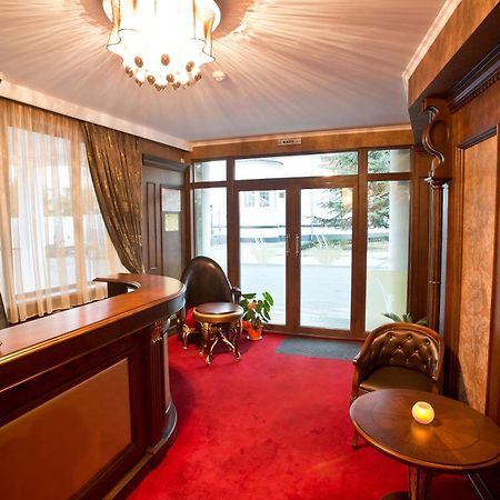 Hotel Diamond Kazanlak Ngoại thất bức ảnh