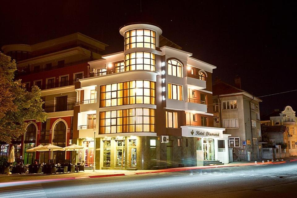 Hotel Diamond Kazanlak Ngoại thất bức ảnh