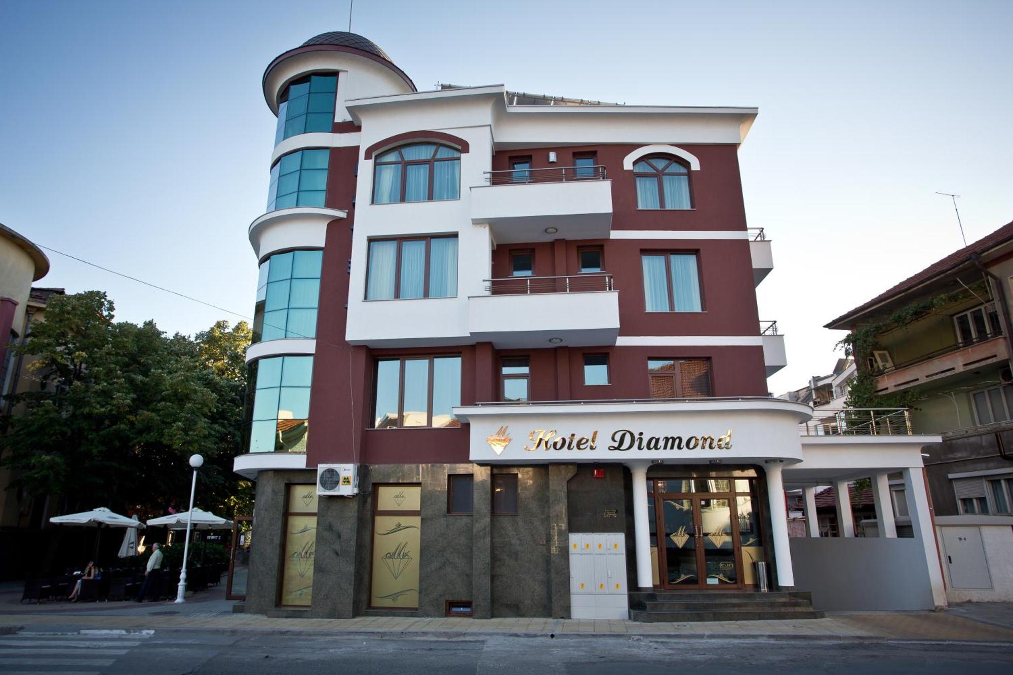 Hotel Diamond Kazanlak Ngoại thất bức ảnh