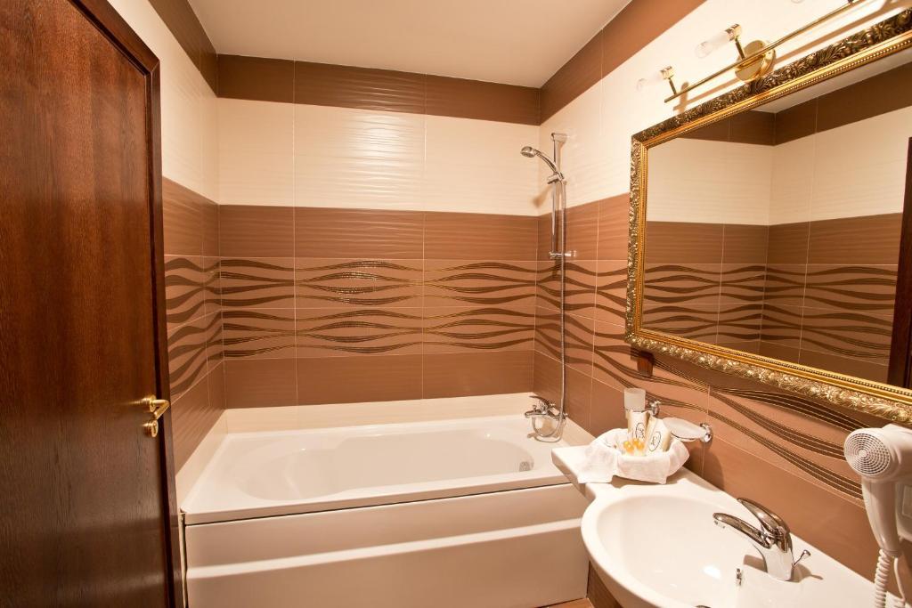 Hotel Diamond Kazanlak Phòng bức ảnh