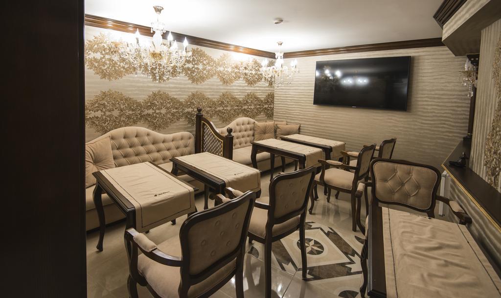 Hotel Diamond Kazanlak Ngoại thất bức ảnh