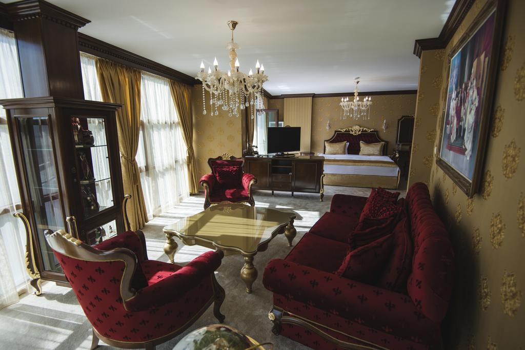 Hotel Diamond Kazanlak Ngoại thất bức ảnh